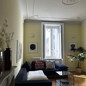  Apartamento Sant'ambrogio With Charme Italia